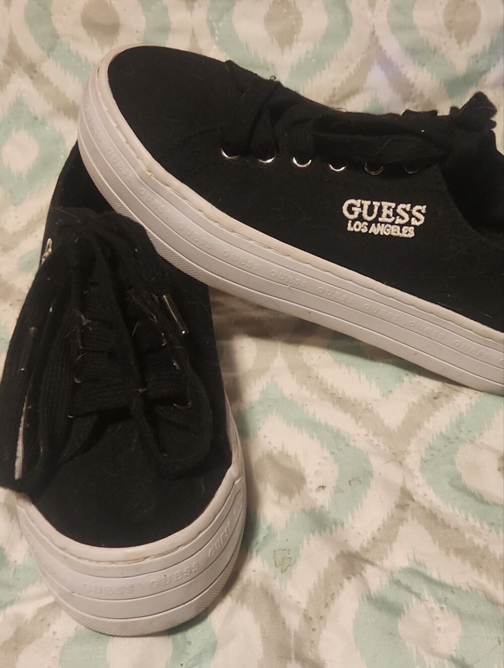 GUESS Black Kids Lace-Up Platform Sneakers with White Sole
